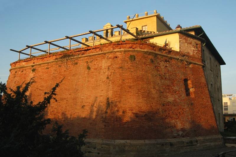 Immagine Bibbona, il borgo antico e la marina: un territorio fra l'Aurelia e il mare